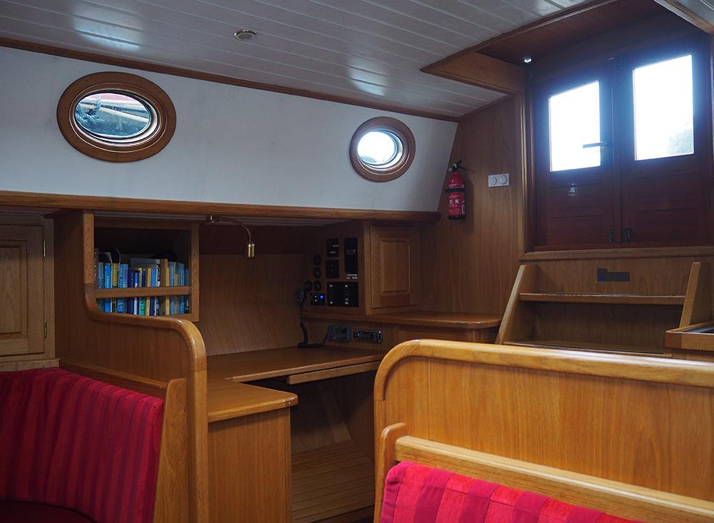 Saloon, Accommodation